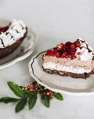 <i>EDWARDS®</i> CHOCOLATE CRÈME PIE WITH CRUMBLED GINGERSNAPS AND STEWED CRANBERRIES